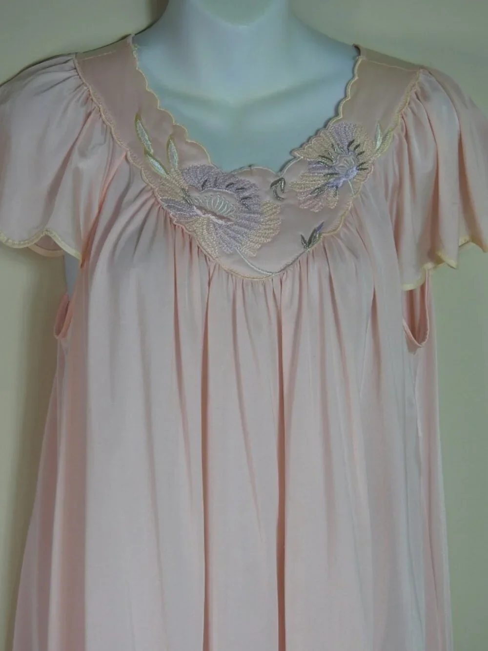 Vintage Shadowline Pink Embroidered Flutter Sleeve Nightgown Med USA Made Soft - Picture 9 of 13